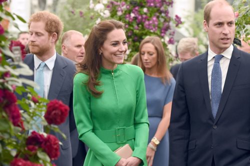 Η σπάνια δημόσια στιγμή τρυφερότητας ανάμεσα στο ζευγάρι Κέιτ-Γουίλιαμ 