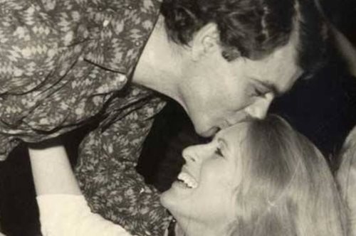 «Γιάννη μου πονάω πολύ»: Το αντίο της Ρένας Κουμιώτη στον Γιάννη Πουλόπουλο