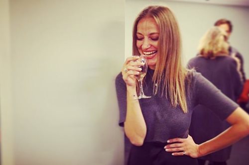 H Λένα Δροσάκη ποζάρει για πρώτη φορά αγκαλιά με τον νεογέννητο γιο της 