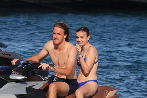 Ποια είναι η Θεοδώρα Πεταλάς, η γοητευτική σύντροφος του Στέφανου Τσιτσιπά 