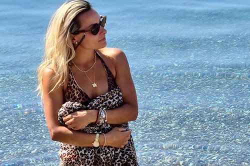 Η Βασιλική Μιλλούση κάνει δοκό και απίθανες ακροβατικές ασκήσεις στον πέμπτο μήνα εγκυμοσύνης 