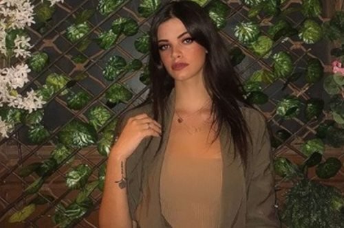 Η 25χρονη Τζένη Καζάκου σε throwback φωτογραφία με τον παππού της, Κώστα: Μια αγαπημένη οικογένεια 