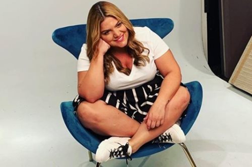 «Μην επιτρέπετε σε κανέναν να σας μπλέξει σε λαβύρινθους»: Η Δανάη Μπάρκα διαβάζει βιβλία