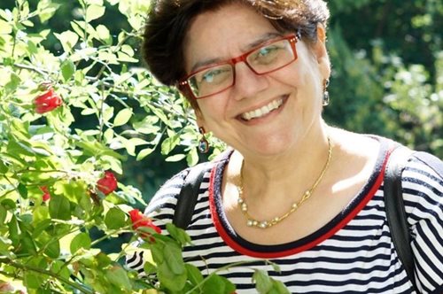 «Αποφασίσαμε για το τίποτα να μασκοφορεθούμε και να γιορτάζουμε καθημερινά τις Απόκριες»