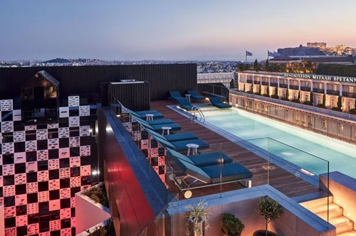 Ένα ξενοδοχείο-τοπόσημο της Πλατείας Συντάγματος: Εστία τέχνης, πολιτισμού, φιλοξενίας και ιστορίας