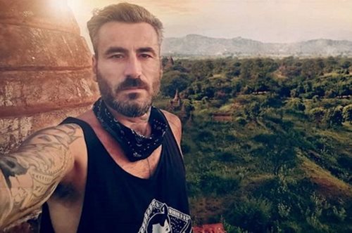 «Μας είχαν 12 ώρες σε ένα κελί χωρίς φαγητό και νερό. Είναι άνθρωποι είναι τρελοί»