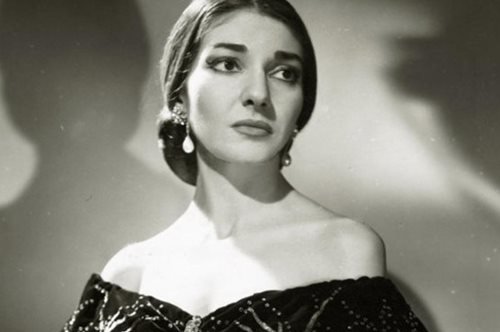 «Η μητέρα μου δε μου έδινε σημασία και για να με προσέξει, τραγουδούσα»