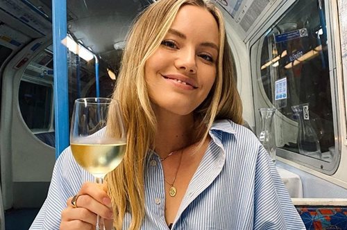 Και τα χρόνια περνάνε: 3 ύπουλα σημάδια πως η επιδερμίδα σου γερνάει