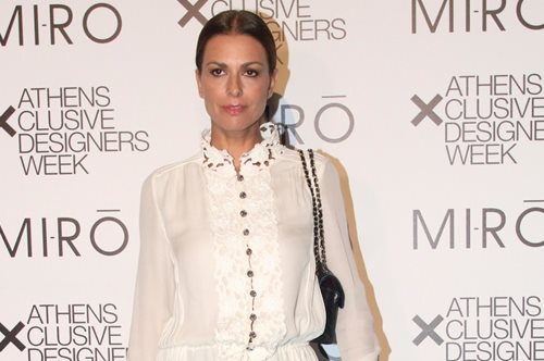 «Δεν κάνω μπότοξ, έχω ξεκινήσει face yoga»: Η Τζίνα Αλιμόνου μιλά για την ομορφιά (της)