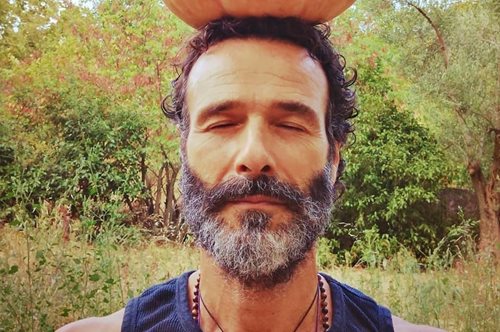 «Αυτούς που χόρευαν τους έβλεπαν όσοι δεν μπορούσαν να ακούσουν τη μουσική και τους έλεγαν τρελούς»