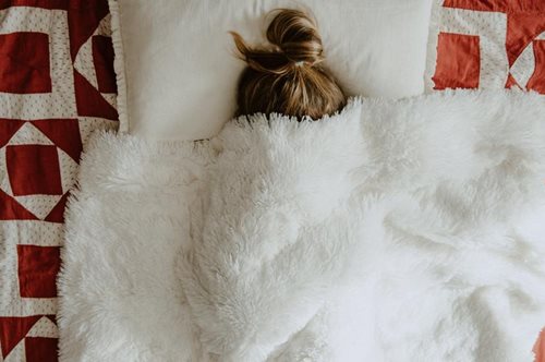 Γρίπη, κρυολόγημα ή κορονοϊός; Πώς θα ξεχωρίσουμε τα συμπτώματα σύμφωνα με τους ειδικούς