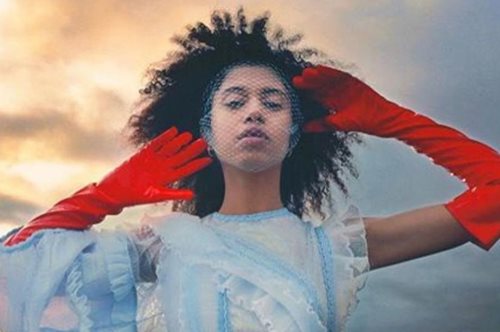 Η τάση που αποδείχθηκε προφητική. Είναι η μόνη που, με κάποιον τρόπο, φοράμε όλες φέτος το φθινόπωρο