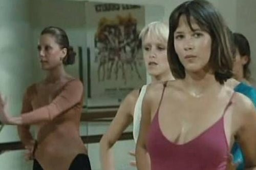 «Ήταν σκληρό να γίνω γυναίκα, με βυζιά και όλα αυτά. Και ο τρόπος που με κοίταζαν πολλοί άνδρες...»