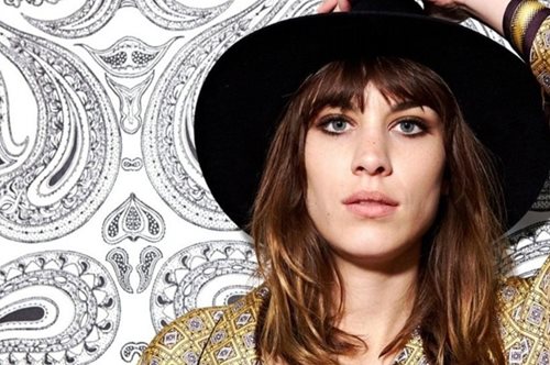 Η τσάντα της Αλέξα Τσανγκ έγινε fashion μανία 