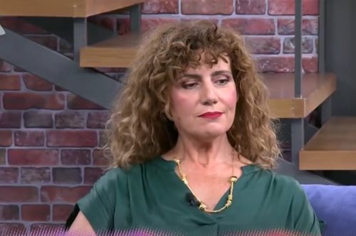 «Όταν έμεινα έγκυος στα πενήντα μου, μια γυναίκα μου είπε: “Αργήσατε, ε; Κατευθείαν γιαγιά;”»