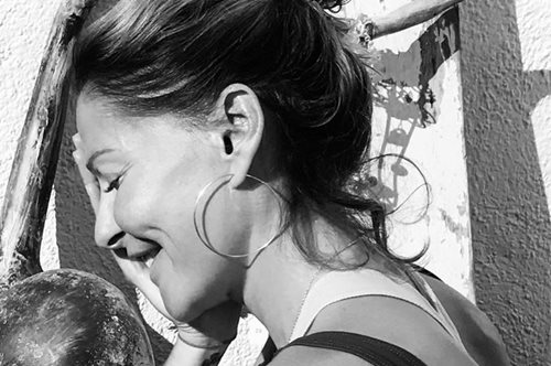 Αν δεν το ξέραμε δε θα το φανταζόμασταν ότι είναι έγκυος: Η Τζένη Μπαλατσινού στον 6ο μήνα κύησης