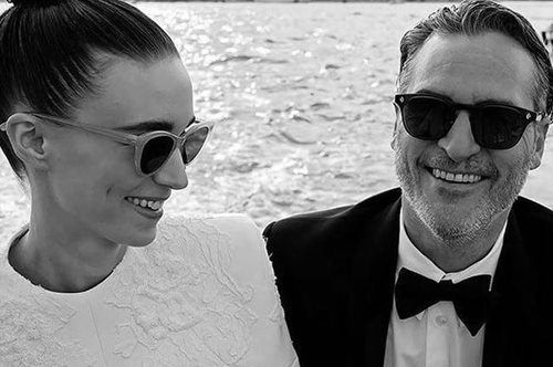 Ο Χοακίν Φίνιξ και η Ρούνεϊ Μάρα έγιναν γονείς: Ονόμασαν τον νεογέννητο γιο τους Ρίβερ