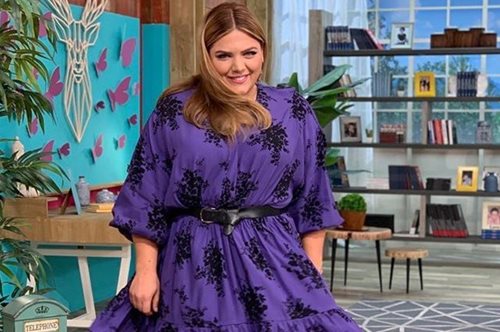 «Εγώ που είμαι αδύνατη γιατί δεν ποστάρω το σώμα μου και το ποστάρεις εσύ»;