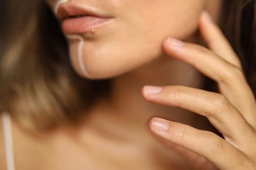 Άγγιγμα πολυτέλειας: Πέντε σαπούνια που κάνουν το πλύσιμο των χεριών να μοιάζει με εμπειρία spa 