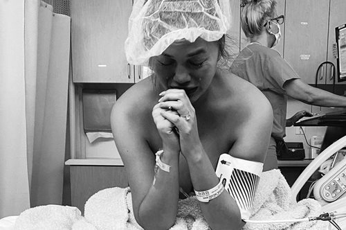 Η Κρίστι Τέιγκεν ανακοίνωσε με σπαρακτικό τρόπο ότι απέβαλε: H συγκλονιστική ανάρτηση