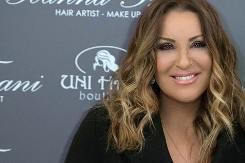 «Ραντεβού τελευταίο και φαρμακερό, μπουζούκια. Έλα σώπα και μπαίνει το νερό στο αυλάκι»