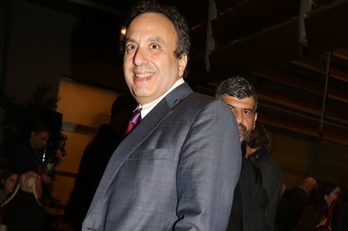 Το κορίτσι που του έσωσε τη ζωή: Μια σπάνια φωτογραφία του Χρήστου Χωμενίδη με την κόρη του, Νίκη