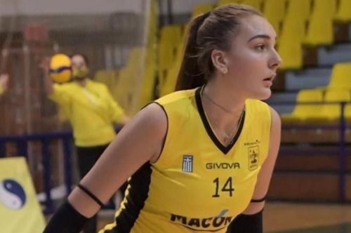 Η 16χρονη από τη Θεσσαλονίκη που έχει ύψος 2.02 και τα πιο ψηλά πόδια σε όλη την Ελλάδα