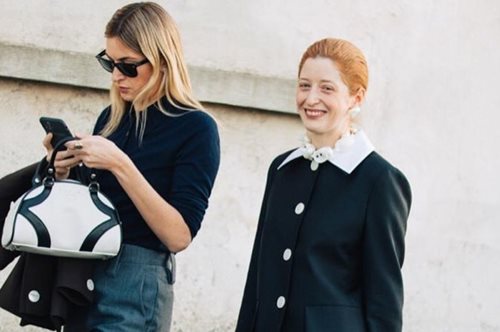 Αυτό είναι το μοναδικό πανωφόρι που ταιριάζει κυριολεκτικά με κάθε ντύσιμο. Χειμερινό πασπαρτού