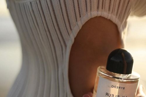 Αγαπάμε τα λουλουδάτα αρώματα. Αλλά αυτά τα unisex ευχαρίστως θα τα μοιραζόμασταν με το σύντροφό μας