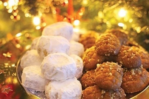 Μελομακάρονα και κουραμπιέδες από αρχές Οκτωβρίου για να ξορκίσουμε την πίκρα του κορονοϊού 