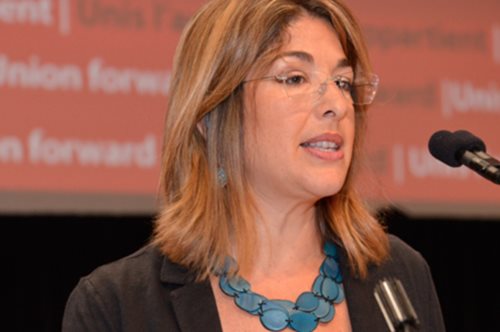 «Όταν βρίσκεσαι μέσα σε μία τρύπα, καλό είναι να σταματήσεις να σκάβεις»