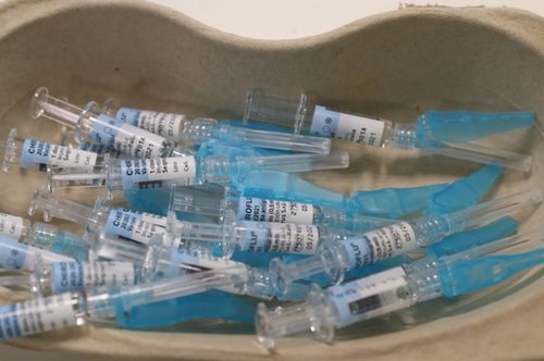 «12.000 άνθρωποι το έκαναν, κανένας δεν έπαθε τίποτα»: Ο πρώτος Έλληνας που έκανε το ρωσικό εμβόλιο