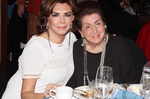 «Μου φώναζε, “Μιμάκι, έλα μέσα”, της έστελνα φιλάκια. Την άλλη μέρα μου είπαν, η μαμά σας έφυγε»