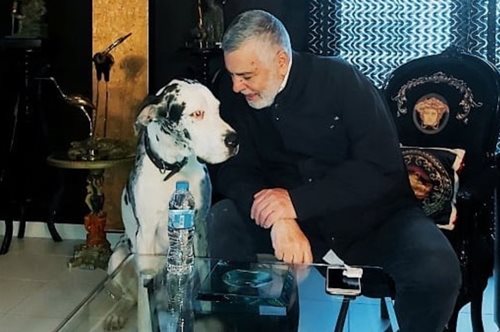 «Δεν κάνω παρέα κανέναν. Μόνο με τον γιατρό μου τον καρδιολόγο και τη φίλη μου την πνευμονολόγο»