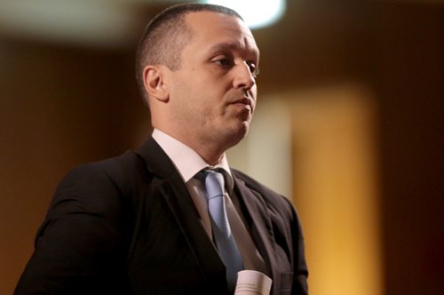 Στη φυλακή τα ηγετικά στελέχη της Χρυσής Αυγής. Μόλις ανακοινώθηκε η οριστική απόφαση στη δίκη 