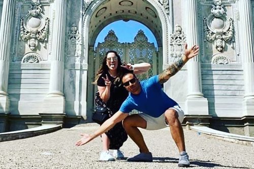 «Κανένας δεν ήθελε να ταξιδέψει μαζί μου λόγω κορονοϊού, έτσι με συνόδευσε ένας εντελώς άγνωστος»