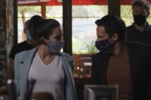 To χιούμορ θα σώσει τον κόσμο: Το πιο αστείο βίντεο για τον έρωτα εν μέσω πανδημίας 