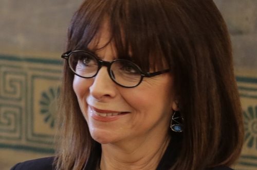 «Οι ώρες ζωής συμπυκνωμένης, έντονης, αληθινής, που μας προσφέρει η τέχνη του θεάτρου»