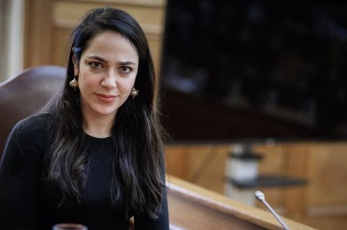 «Είναι δύσκολο να περιγράψω τα συναισθήματά μου όταν παιδιά ρωτούν αν μπορώ να τους βρω οικογένεια»