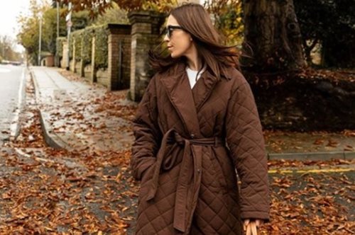 Η τάση της πανδημίας: 5 οικονομικά πανωφόρια τόσο ζεστά, που μπορείς να κάθεσαι έξω άνετα όλη μέρα