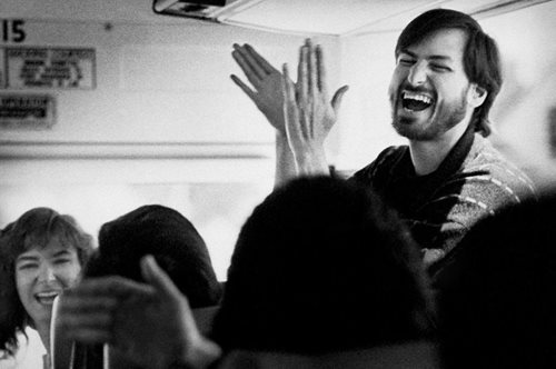 Ο 31χρονος Στιβ Τζομπς διευθύνει meeting και μας δίνει ταχύρρυθμα μαθήματα μάνατζμεντ