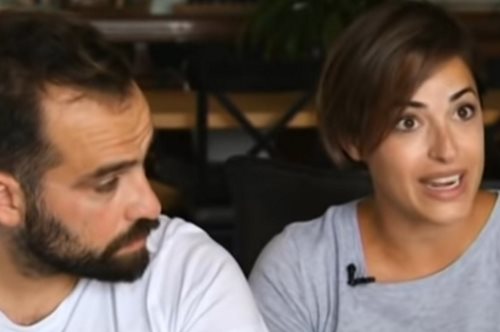 H φοβερή ιστορία του ζευγαριού που υιοθέτησε βρέφος που βρέθηκε εγκαταλελειμμένο σε χωράφι