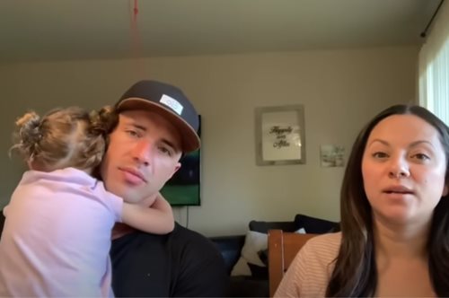 Γονείς αυτιστικού παιδιού συγκέντρωσαν σε ένα βίντεο όλες τις συμπεριφορές που οδήγησαν στη διάγνωση