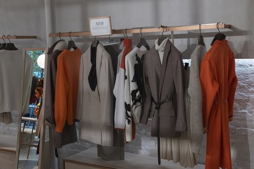  Mid Season Sales σε πέντε κορυφαία brands: Οι προσφορές φτάνουν το -50%