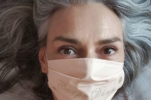 «Τα γκρίζα μαλλιά είναι όμορφα και σούπερ σέξι»: Οκτώ Instagramers καταρρίπτουν τα στερεότυπα