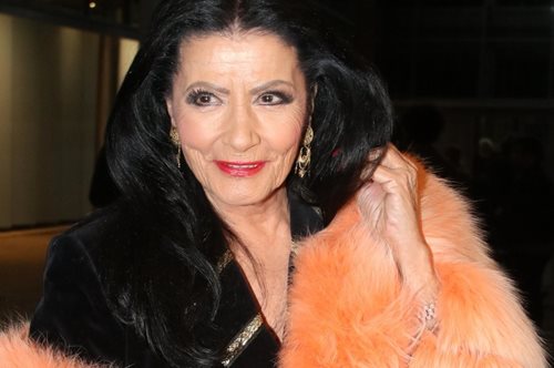 «Η μητέρα μου δε με άφηνε να κάνω μακιγιάζ για να μη γεράσω» 