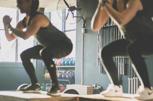 Η μοναδική άσκηση που θα αλλάξει τους γλουτούς μας διαρκεί λίγα λεπτά: Το πρόγραμμα των 30 ημερών  