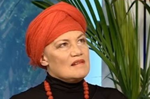 «Πήρα πολλά σκουπίδια από δω και από εκεί και έγιναν καρκίνος του μαστού. Τα κρατούσα όλα μέσα μου»