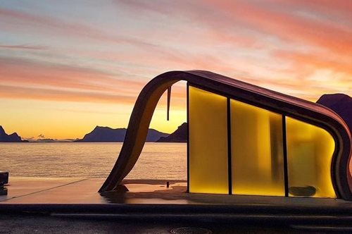 Με θέα το Βόρειο Σέλας: Η ομορφότερη δημόσια τουαλέτα στον κόσμο βρίσκεται στη Νορβηγία