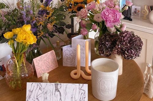 «Τι ωραία που μυρίζει το σπίτι σου»: Aυτό είναι το πιο δημοφιλές αρωματικό κερί για το 2020 